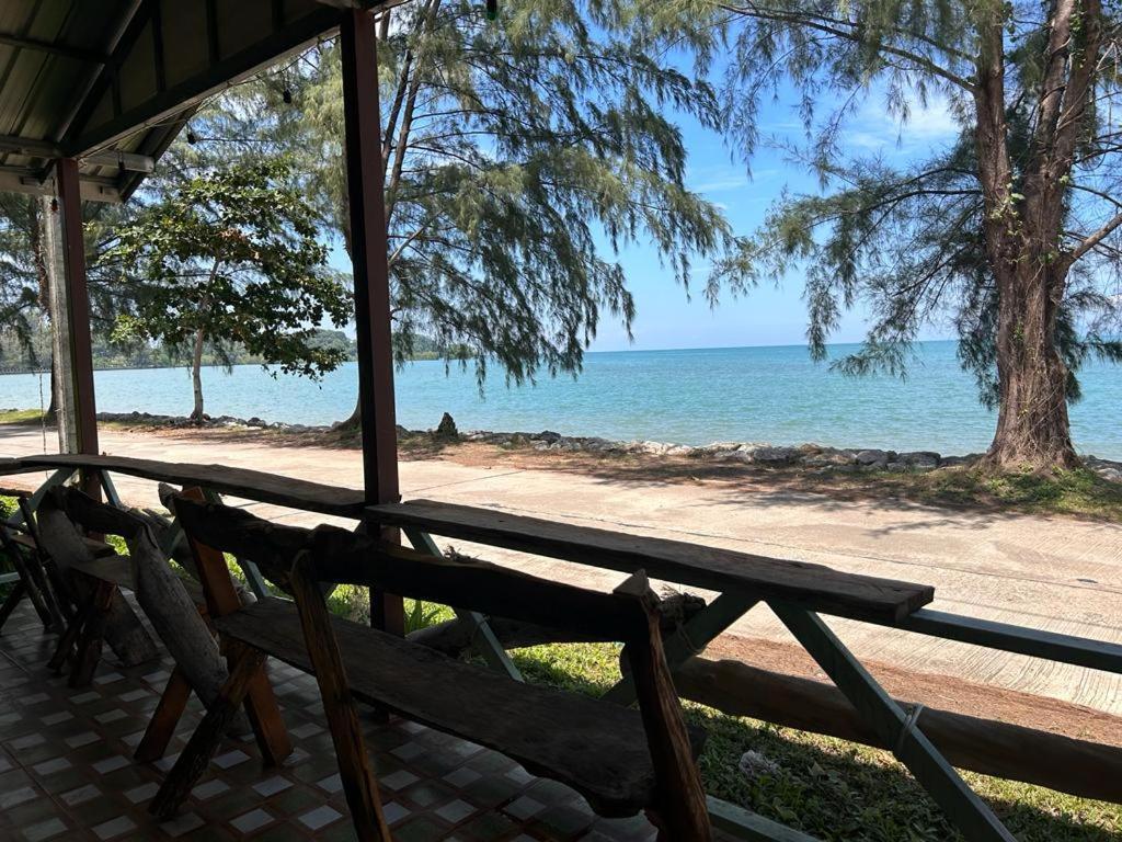 Neverland Beach Village Bungalows 란타섬 외부 사진